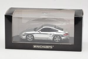 Porsche 911 997 Turbo Chrome Silver Minichamps 1:43 WAP02060816-R Metāls — attēls 5 no 5