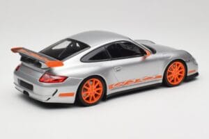 Porsche 911 997.1 GT3 RS Sudrabs ar Oranžiem Diskiem Minichamps 1:18 155062120 Metāls — attēls 2 no 6