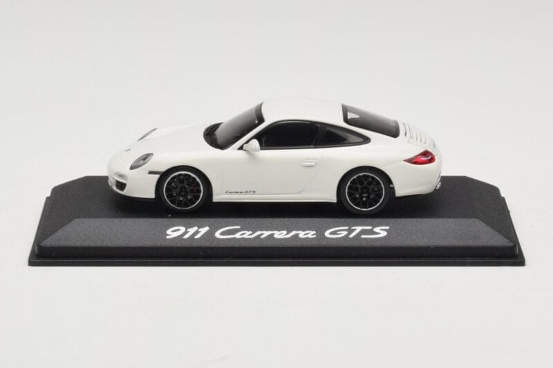 Porsche 911 997.2 Carrera GTS Balts Minichamps 1:43 WAP0200200B Metāls