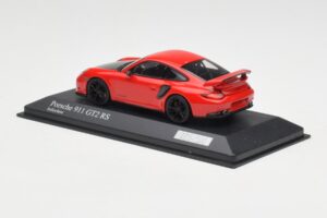 Porsche 911 997.2 GT2 RS Sarkans ar Melniem Diskiem Minichamps 1:43 400069407 Metāls — attēls 3 no 4