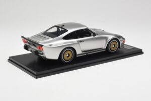 Porsche 911 930 Almeras Biturbo 3.3 Sudrabs Kess 1:18 KE18005B Sveķi — attēls 2 no 6