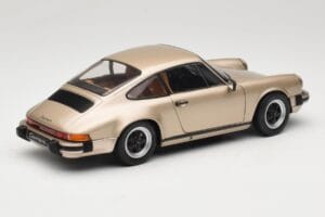 Porsche 911 Carrera 3.2 Bronza Solido 1:18 S1802602 Metāls — attēls 3 no 8