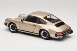 Porsche 911 Carrera 3.2 Bronza Solido 1:18 S1802602 Metāls — attēls 7 no 8