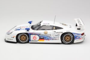 Porsche 911 GT1 #6 T. Boutsen / H-J. Stuck 1997 UT Models 1:18 39720 Metāls — attēls 4 no 8