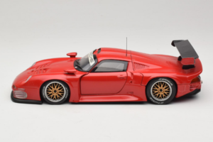 Porsche 911 GT1 Concept Sarkans UT Models 1:18 180966625-R1 Metāls — attēls 4 no 8