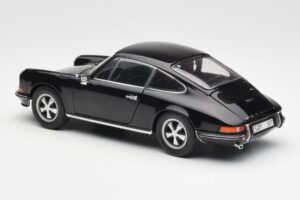 Porsche 911 S Melns Schuco 1:18 450047200 Metāls — attēls 7 no 8