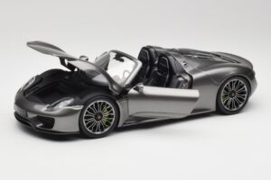 Porsche 918 Spyder Liquid Metal Sudrabs Minichamps 1:18 110062430 Metāls — attēls 2 no 8