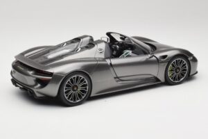 Porsche 918 Spyder Liquid Metal Sudrabs Minichamps 1:18 110062430 Metāls — attēls 3 no 8