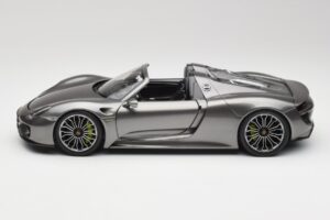 Porsche 918 Spyder Liquid Metal Sudrabs Minichamps 1:18 110062430 Metāls — attēls 4 no 8