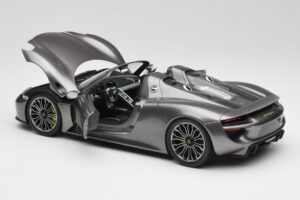 Porsche 918 Spyder Liquid Metal Sudrabs Minichamps 1:18 110062430 Metāls — attēls 5 no 8