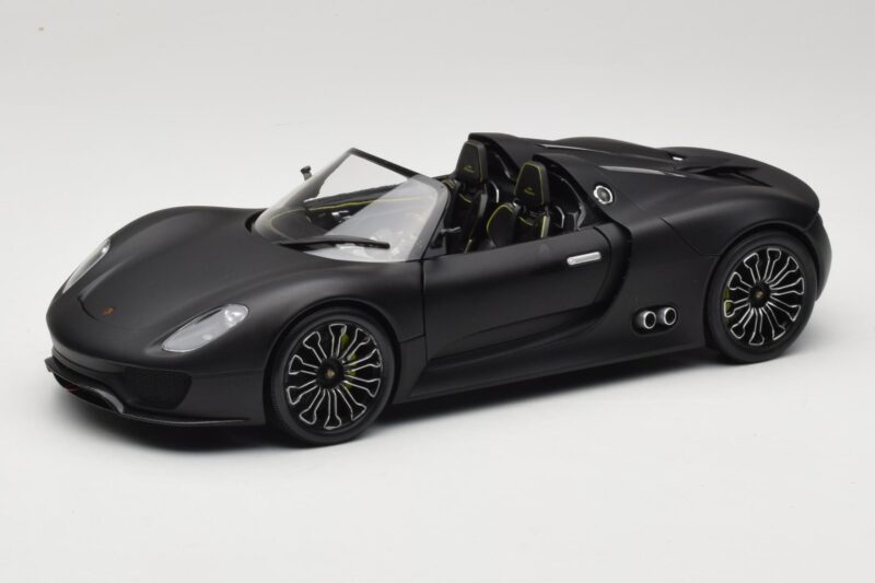 Porsche 918 Spyder Matte Black Minichamps 1:18 110060031 Metāls