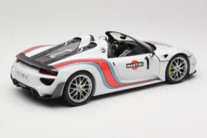 Porsche 918 Spyder Weissach Package Martini Minichamps 1:18 110062440 Metāls — attēls 3 no 8
