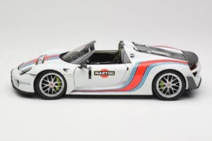 Porsche 918 Spyder Weissach Package Martini Minichamps 1:18 110062440 Metāls — attēls 4 no 8