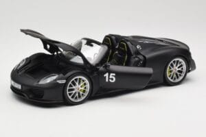 Porsche 918 Spyder Weissach Package Matt Black Minichamps 1:18 110062444 Metāls — attēls 2 no 8