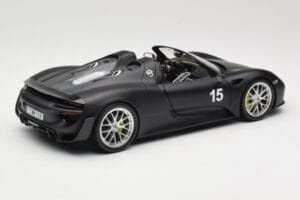 Porsche 918 Spyder Weissach Package Matt Black Minichamps 1:18 110062444 Metāls — attēls 3 no 8