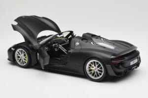 Porsche 918 Spyder Weissach Package Matt Black Minichamps 1:18 110062444 Metāls — attēls 5 no 8