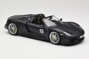 Porsche 918 Spyder Weissach Package Matt Black Minichamps 1:18 110062444 Metāls — attēls 6 no 8