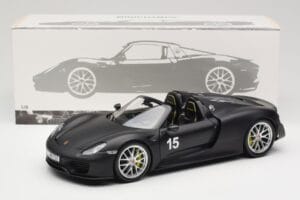 Porsche 918 Spyder Weissach Package Matt Black Minichamps 1:18 110062444 Metāls — attēls 8 no 8