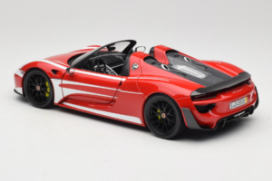 Porsche 918 Spyder Weissach Package Sarkani Balti Svītras Minichamps 1:18 110062442-O1 Metāls — attēls 7 no 8