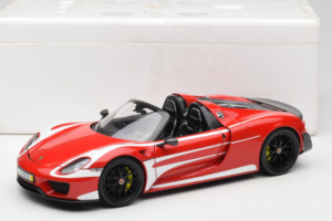Porsche 918 Spyder Weissach Package Sarkani Balti Svītras Minichamps 1:18 110062442-O1 Metāls — attēls 8 no 8