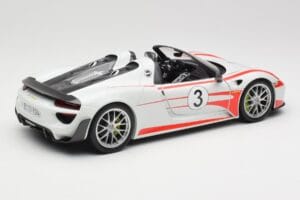 Porsche 918 Spyder Weissach Package Salzburg Minichamps 1:18 110062441 Metāls — attēls 3 no 8