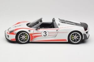Porsche 918 Spyder Weissach Package Salzburg Minichamps 1:18 110062441 Metāls — attēls 4 no 8