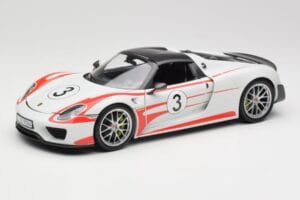 Porsche 918 Spyder Weissach Package Salzburg Minichamps 1:18 110062441 Metāls