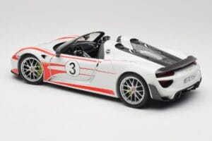 Porsche 918 Spyder Weissach Package Salzburg Minichamps 1:18 110062441 Metāls — attēls 7 no 8