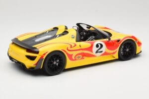 Porsche 918 Spyder Weissach Package Dzeltens Ar Svītrām Minichamps 1:18 110062446 Metāls — attēls 3 no 8