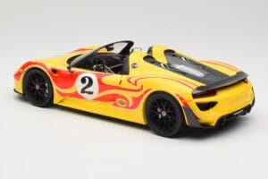 Porsche 918 Spyder Weissach Package Dzeltens Ar Svītrām Minichamps 1:18 110062446 Metāls — attēls 7 no 8