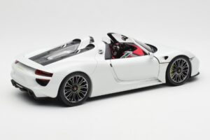 Porsche 918 Spyder Balts Minichamps 1:18 110062436 Metāls — attēls 3 no 8