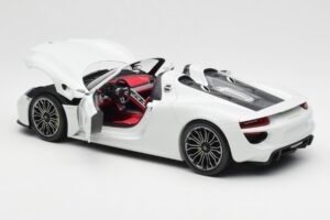 Porsche 918 Spyder Balts Minichamps 1:18 110062436 Metāls — attēls 5 no 8