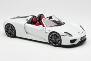 Porsche 918 Spyder Balts Minichamps 1:18 110062436 Metāls — attēls 6 no 8