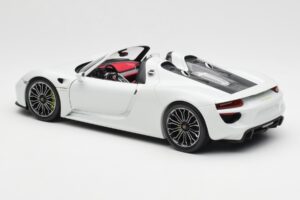 Porsche 918 Spyder Balts Minichamps 1:18 110062436 Metāls — attēls 7 no 8