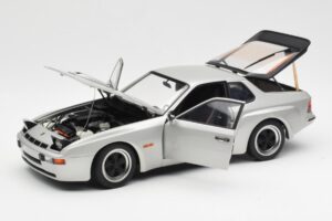 Porsche 924 Carrera GT Diamond Sudrabs AUTOart 1:18 78002 Metāls — attēls 2 no 8