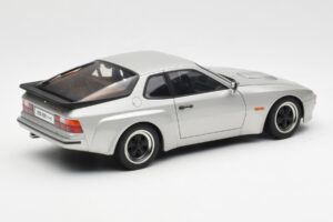 Porsche 924 Carrera GT Diamond Sudrabs AUTOart 1:18 78002 Metāls — attēls 3 no 8