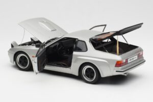 Porsche 924 Carrera GT Diamond Sudrabs AUTOart 1:18 78002 Metāls — attēls 5 no 8