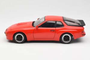 Porsche 924 Carrera GT Guards Sarkans AUTOart 1:18 78003 Metāls — attēls 4 no 8