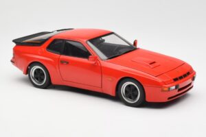 Porsche 924 Carrera GT Guards Sarkans AUTOart 1:18 78003 Metāls — attēls 6 no 8