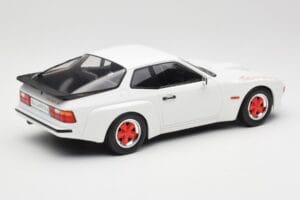 Porsche 924 Carrera GT Balts & Sarkani Diski MCG 1:18 MCG18303 Metāls — attēls 2 no 6