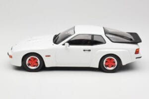 Porsche 924 Carrera GT Balts & Sarkani Diski MCG 1:18 MCG18303 Metāls — attēls 3 no 6
