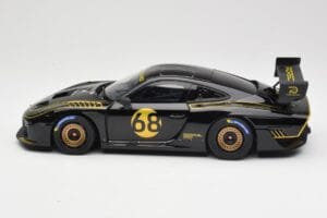 Porsche 935/19 Melns ar Zelta Svītrām Minichamps 1:18 155067568 Metāls — attēls 3 no 6