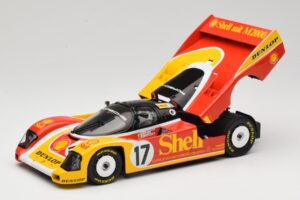 Porsche 962C Group C #17 D. Bell / H-J. Stuck / K. Ludwig 24 Hours of Le Mans 1988 Universal Hobbies 1:18 4704 Metāls — attēls 2 no 8