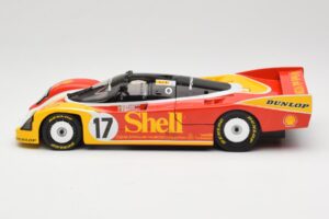 Porsche 962C Group C #17 D. Bell / H-J. Stuck / K. Ludwig 24 Hours of Le Mans 1988 Universal Hobbies 1:18 4704 Metāls — attēls 4 no 8