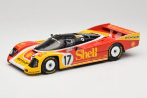 Porsche 962C Group C #17 D. Bell / H-J. Stuck / K. Ludwig 24 Hours of Le Mans 1988 Universal Hobbies 1:18 4704 Metāls