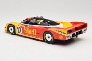 Porsche 962C Group C #17 D. Bell / H-J. Stuck / K. Ludwig 24 Hours of Le Mans 1988 Universal Hobbies 1:18 4704 Metāls — attēls 7 no 8