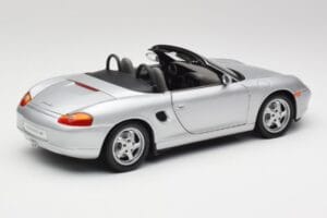 Porsche Boxster 986 Kabriolets Arctic Sudrabs Metāliski UT Models 1:18 27852 Metāls — attēls 3 no 8