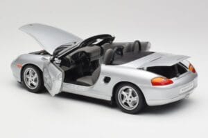 Porsche Boxster 986 Kabriolets Arctic Sudrabs Metāliski UT Models 1:18 27852 Metāls — attēls 5 no 8
