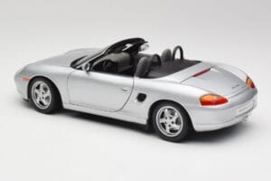 Porsche Boxster 986 Kabriolets Arctic Sudrabs Metāliski UT Models 1:18 27852 Metāls — attēls 7 no 8