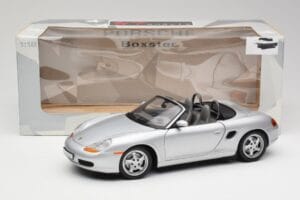 Porsche Boxster 986 Kabriolets Arctic Sudrabs Metāliski UT Models 1:18 27852 Metāls — attēls 8 no 8